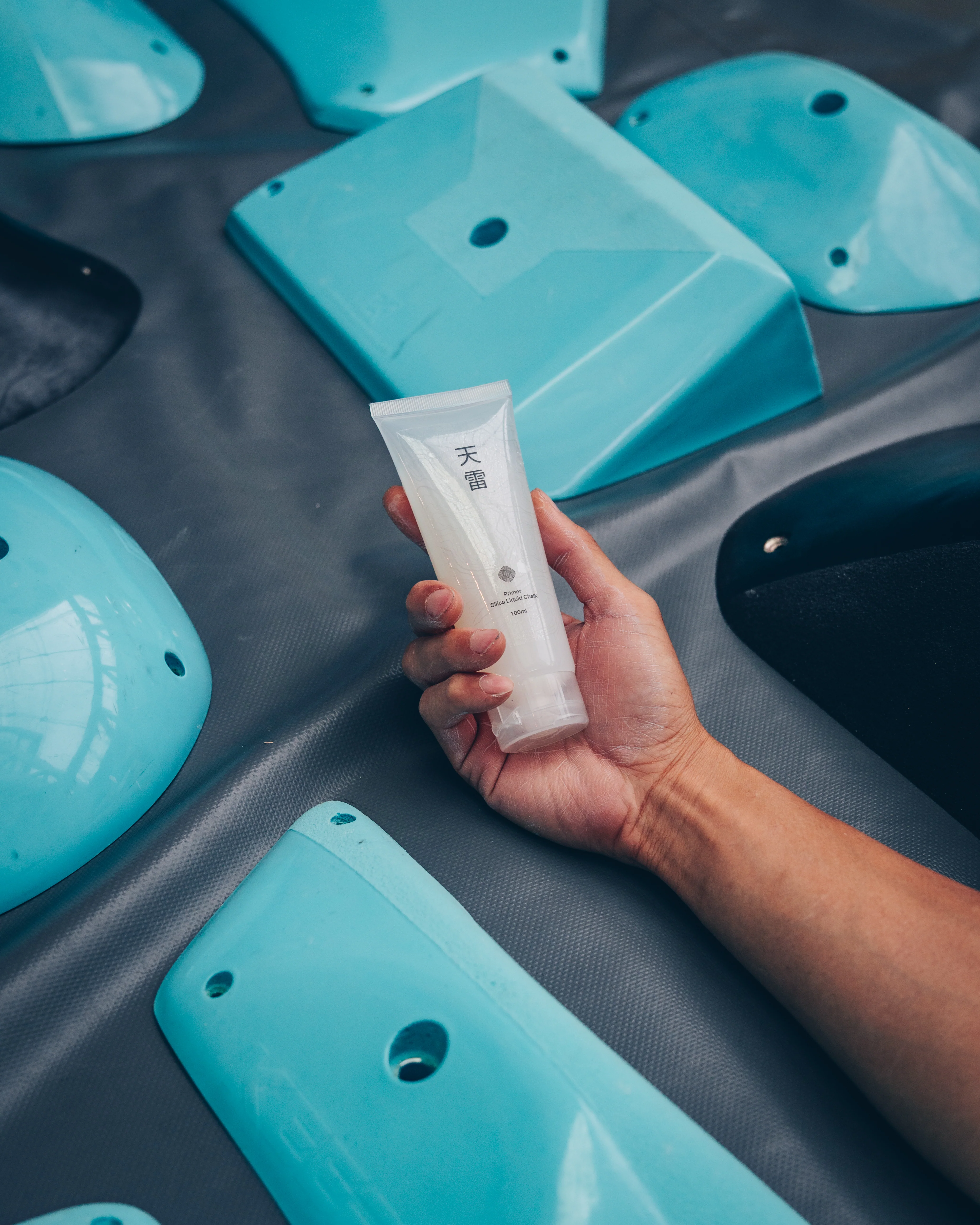 Liquid Chalk Primer | Enhanced Grip for Volumes, Fiberglass & Outdoor Climbing - Image 3